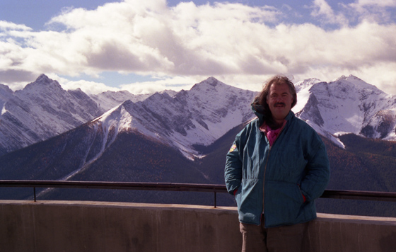 Canada (1986)-222-Banff-Kater mit Mountains-560