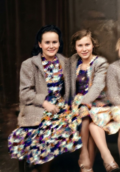 54-Ausschnitt 2 Girls - dfe97aad-3cb3-4cef-9588-ab5964e98e03, imp, H600