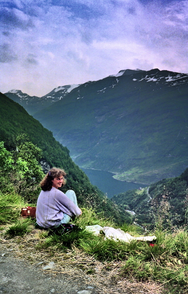 92-img334-Norwegen 1992-Hase glotzt Berge, pse7, corel, color5, impaint,pse7a-H600