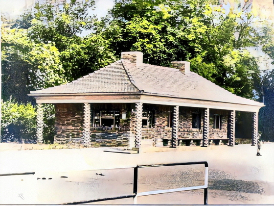Alex Walldorfs Kiosk am Oswaldsgarten-2 cyan FS-Color-Restored-Enhanced-560