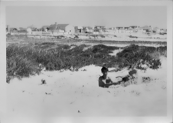 Aveiro---Sandburg-bauen-2--sharpen--denoise--inpaint--black-white--color4-560 Aveiro---Sandburg-bauen-2--sharpen--denoise--inpaint--black-white--color4-560